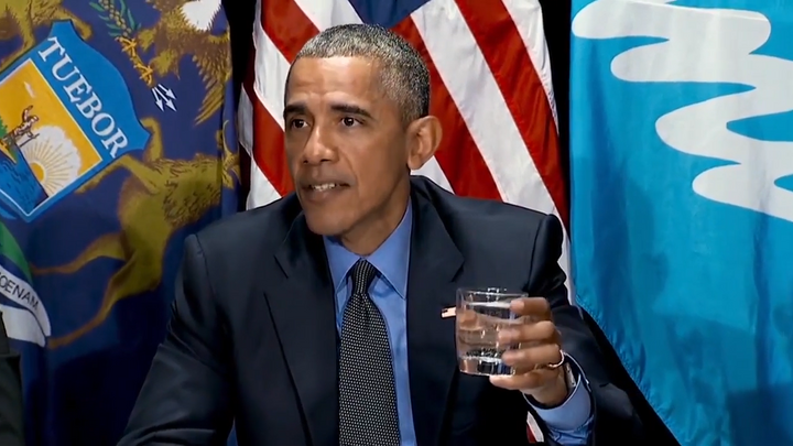 Trump posiluje v běloších pocit obětí, říká Obama. I proto měl podle něj víc hlasů