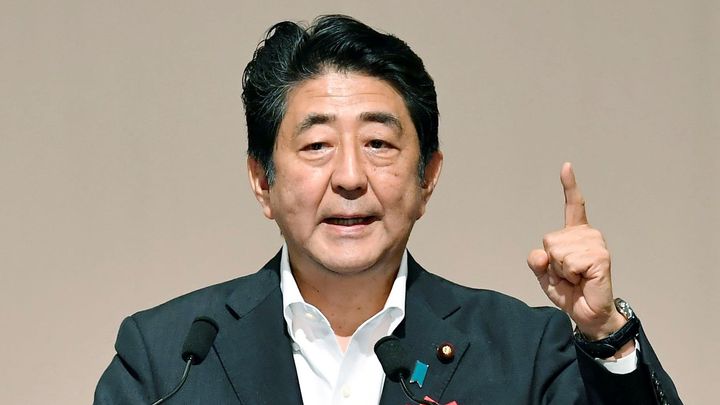 Japonský premiér Šinzó Abe rezignuje, trpí chronickou nemocí a musí se léčit