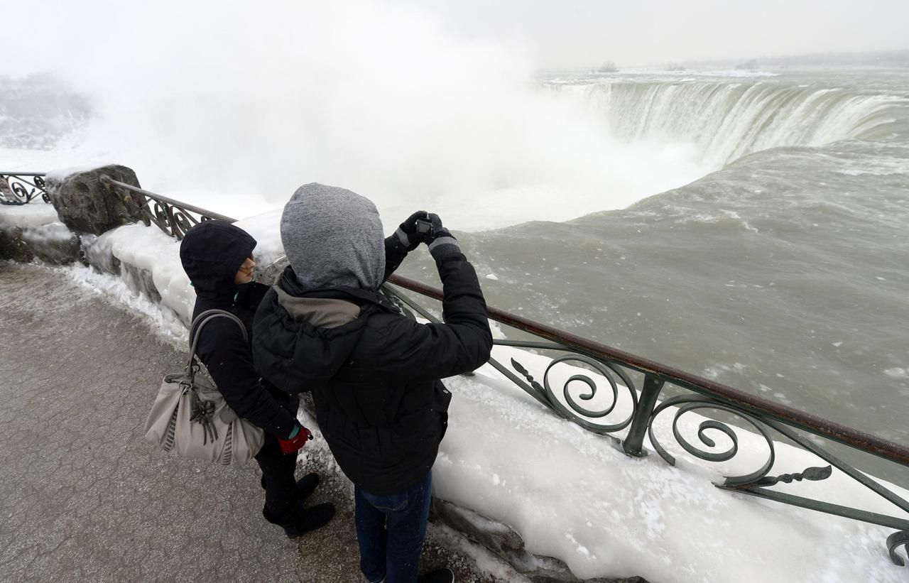 Zamrzlé niagarské vodopády