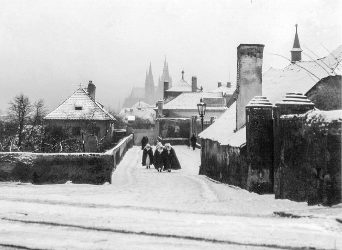 Jeptišky na Novém světě v Praze. Rok 1931