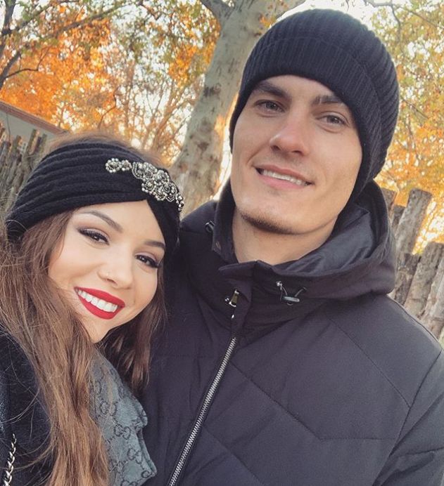 Patrik Schick s partnerkou Hanou. | Foto: Instagram Hany Běhounkové