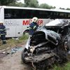 Nehoda autobusu, kamionu a osobního auta