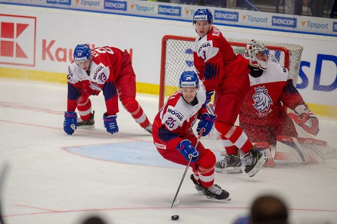 Adam Raška (26), Simon Kubíček (23), Karel Klikorka (3) a Lukáš Dostál v zápase MS do 20 let Česko - Německo