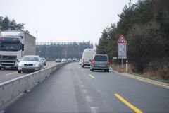 Na dálnici D1 pokračuje rekonstrukce, o víkendu čekají řidiče na Benešovsku částečné uzavírky