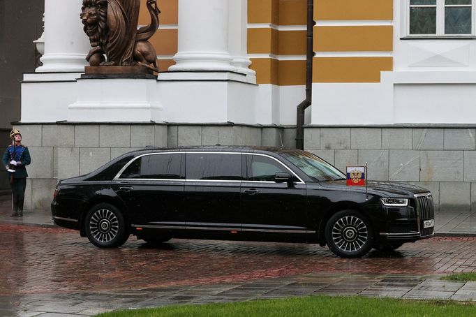 The Aurus Senate limousine carrying Russian President Vladimir Putin drives prior to an inauguration ceremony at the Kremlin in Moscow, Russia May 7, 2024. Sputnik/Sergei