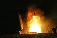 Mezinárodní koalice pod vedením Spojených států raketami zaútočila na syrskou armádu