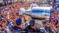 Podobně má ostatně léto naplánované celý tým Los Angeles. Palmy, nadšení fanoušci, hektolitry šampusu a Stanley Cup nad hlavou. To vše v teple vlastního města.