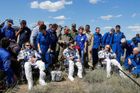 Tři astronauti z ISS se bezpečně vrátili na Zemi, kabina s nimi přistála v Kazachstánu