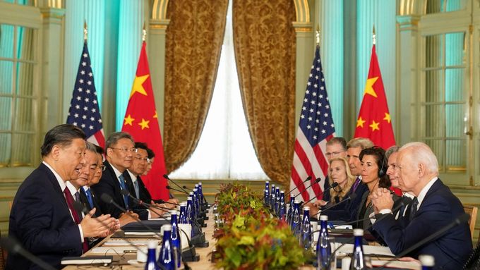 Americký prezident Joe Biden a jeho čínský protějšek Si Ťin-pching.