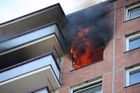 Noční požár bytového domu na Zlínsku způsobil škodu asi 300 tisíc. Příčinou byla technická závada