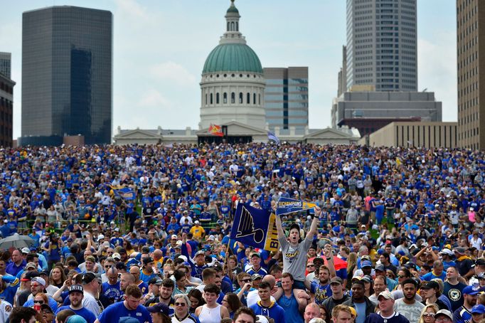 Oslavy Stanley Cupu v St. Louis.