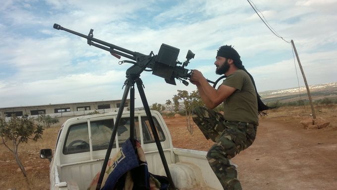 Foto: Zbraně pro bojovníky Islámského státu