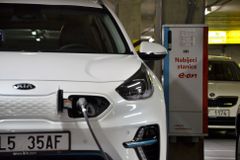 Slabikář dobíjení. Co musíte znát, aby vás život s elektromobilem neděsil?