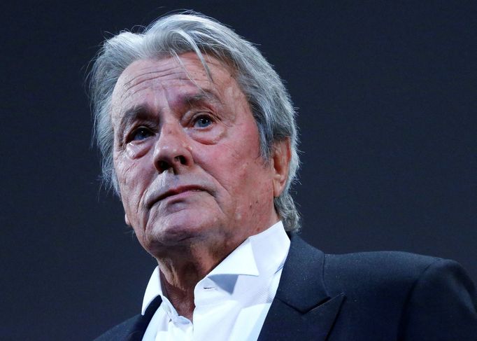 Alain Delon na festivalu v Cannes v roce 2013.