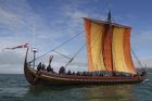 Vikingové měli blízko k islámu. Skandinávští mořeplavci se nechali pohřbít v šatech se jménem Alláha