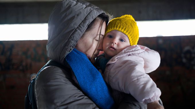 Jedna z nich... Ilustrační fotografie ukrajinské matky s dítětem.