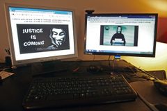 Hackeři z Anonymous zveřejnili odposlech telefonátů FBI