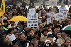 Odbory plánují obří protest. Václavák zaplníme, tvrdí