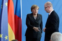 Sobotka si pochvaluje vynikající česko-německé vztahy. Diplomaté jsou opatrní
