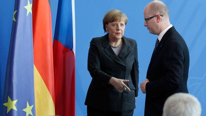 Angela Merkelová a Bohuslav Sobotka při prvním setkání