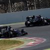 Testy F1 2016, Barcelona I: Carlos Sainz, Jr., Toro Rosso (55) a Jenson Button, McLaren