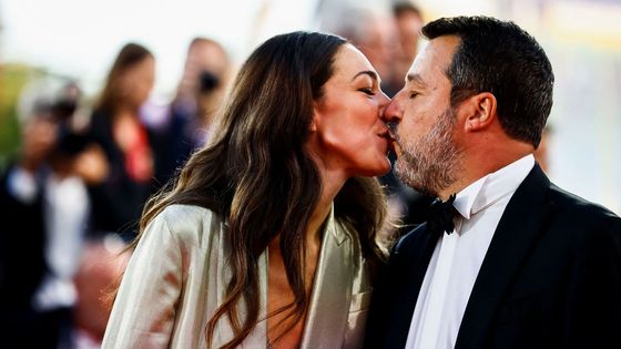 Místo hollywoodských hvězd přijel Salvini. Benátský festival začal ve světle stávky