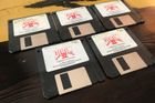 Tvůrce Dooma 2 draží na internetu hru na původních disketách, lidé nabízejí desítky tisíc