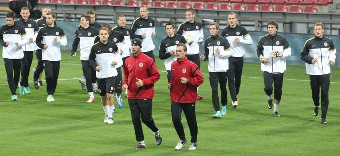 Fotbalisté Sparty Praha během tréninku před utkáním Evropské ligy 2012/13 s Kyrjatem Šmonou.