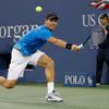 Český tenista Tomáš Berdych hraje se Švýcarem Rogerem Federerem na US Open 2012.