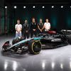 Mercedes-AMG F1 W15 E Performance - Mick Schumacher, Lewis Hamilton, Toto Wolff, George Russell a Frederik Vesti