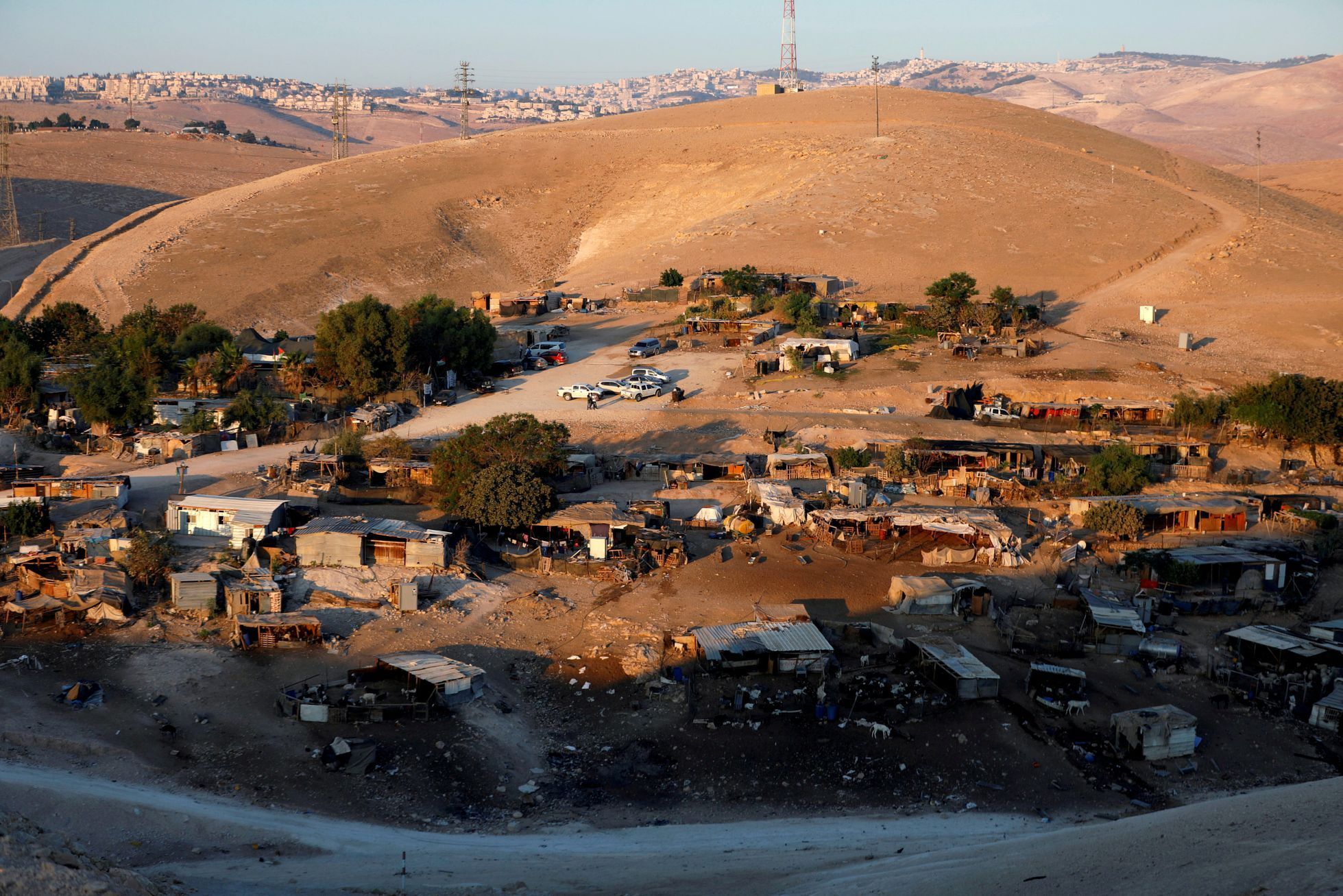 Beduínská vesnice Chán al-Ahmar