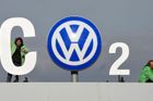 Odškodnění za emisní skandál chtějí po Volkswagenu také jeho velcí akcionáři