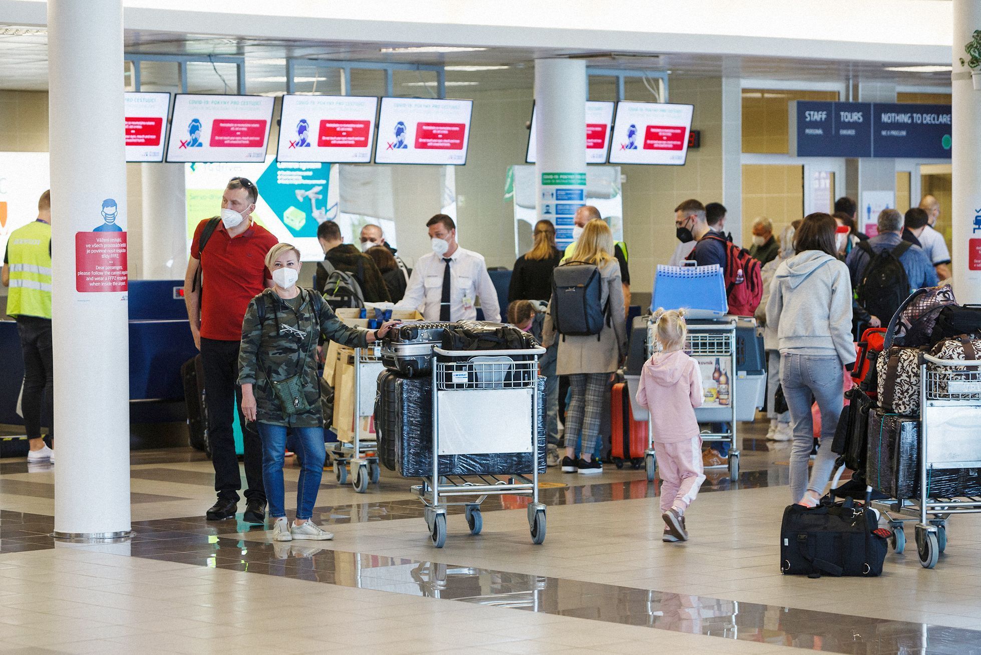 Fotogalerie / Odchod ruských diplomatů z Česka / 31. 5. 2021 / Praha