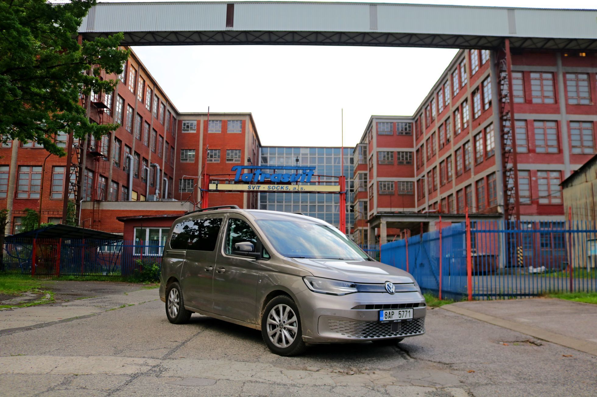 Volkswagen Caddy Maxi California