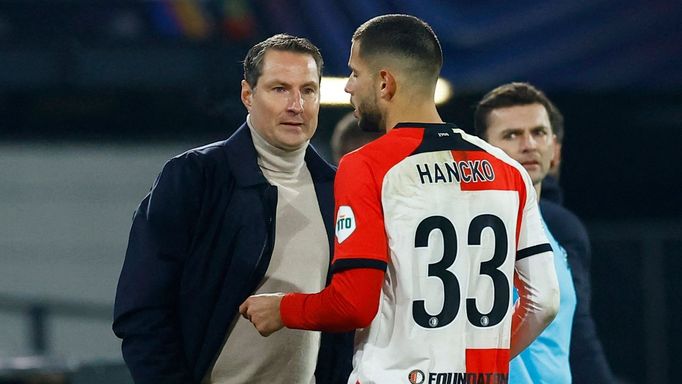 Soccer Football - Champions League - Feyenoord v Sparta Prague - Feyenoord Stadium, Rotterdam, Netherlands - December 11, 2024 Feyenoord coach Brian Priske gives directio