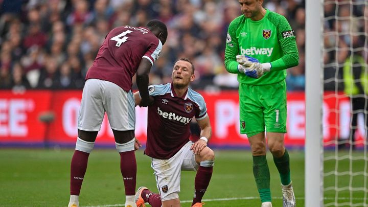 West Ham sahal po senzaci, ale Coufal vlastním gólem "zařídil" proti Citizens remízu; Zdroj foto: Reuters