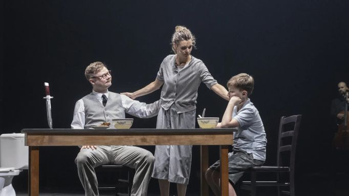 Z inscenace Dmitrije Krymova Tři mušketýři a já.