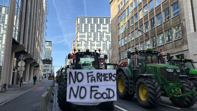 Protesty farmářů v centru Bruselu 1. února 2024.
