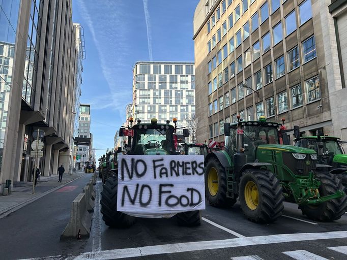 Protesty farmářů v centru Bruselu 1. února 2024.