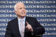 Rusko-americký boj nekončí, McCain vrací úder Putinovi