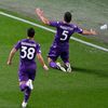 Hráči Fiorentiny slaví gól ve finále Konferenční ligy Fiorentina - West Ham