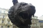 Aj Wej-wej vystavuje svůj Zvěrokruh v Praze