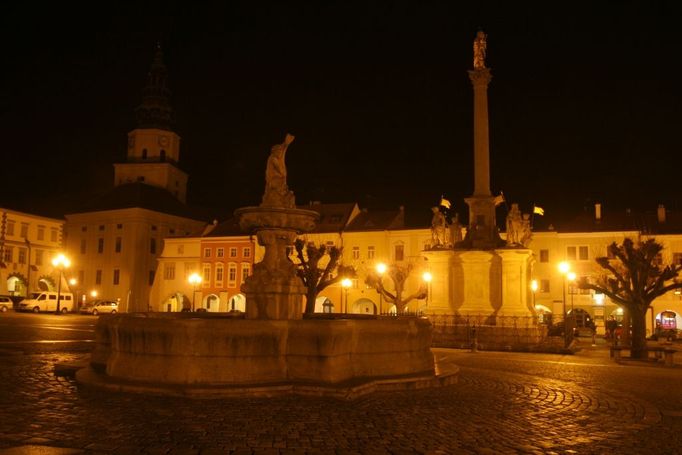 Arcibiskupský zámek v Kroměříži nakonec se zpožděním, ale přece jen zhasl.