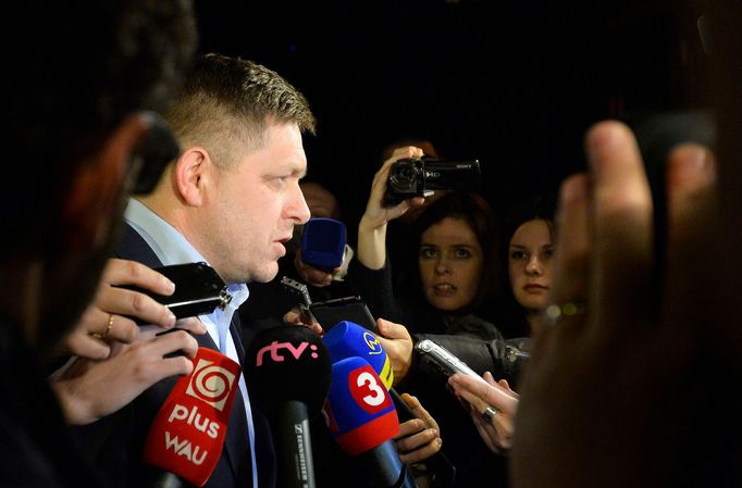 Robert Fico ve svém volebním štábu. (29. března 2014)