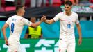 Tomáš Holeš a Patrik Schick slaví gól v osmifinále Nizozemsko - Česko na ME 2020