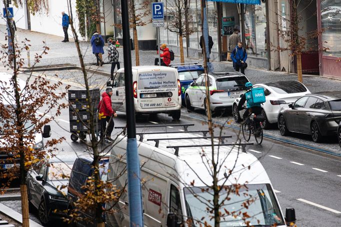 Masaryčka a nová ulice Na Florenci a problémy s dopravou a parkováním.