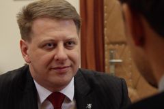 Pokud vláda na soud nezareaguje, budou firmy opatření plnit dobrovolně, věří Prouza