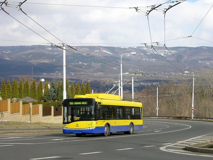 A další trolejbusové město - Teplice. Škoda 26Tr Solaris (rok výroby 2009) míří na lince č. 10 do Nové Vsi.