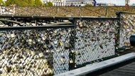 Most Pont des Arts a zámky lásky.