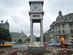 Hodiny na bukurešťském náměstí odpočítávají stovku zbývajících dní do přijetí do Unie